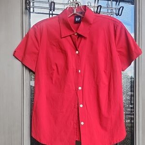 GAP Women’s Button-Down Shirt